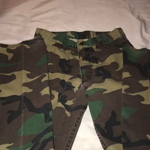 🎉SALE🎉Women’s Key camouflage pants💗